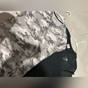 Gymshark Men's Short Sleeve Camo and Heather Gray Tee bundle
